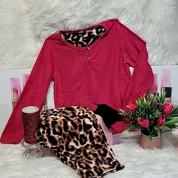 887  XOXO Pink & animal print pajama & Socks Size L Gift Set NWT - Picture 2 of 5